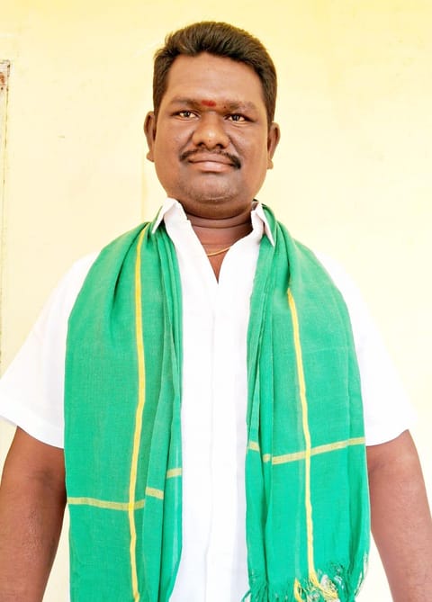 సంబురాలు కాదు.. ముందు రోడ్లు బాగు చేయండి..!